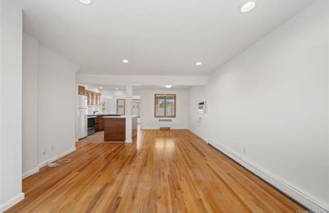 1051 Park Lane N Gallery 4