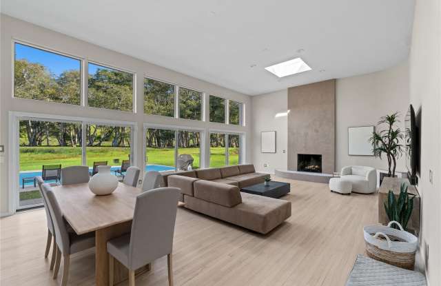 10 Fox Hollow Drive Gallery 2