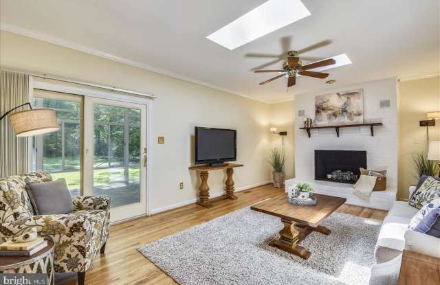 5105 SUMMIT DRIVE Gallery 4