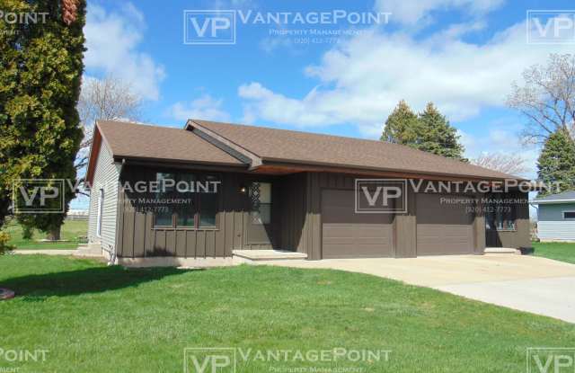 814 Broadway Street - 814 Broadway Street, Wrightstown, WI 54180