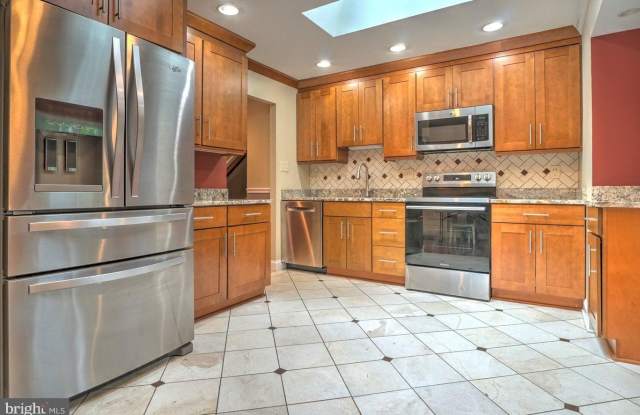 2405 EARLSGATE CT Gallery 3