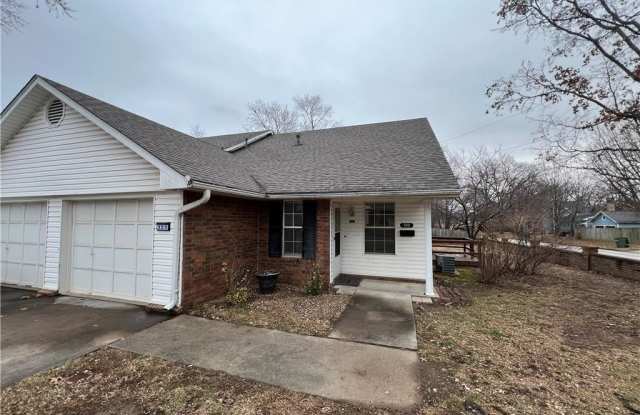 323  S 11th  PL photos photos