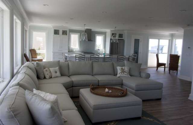 561 Dune Road Gallery 4