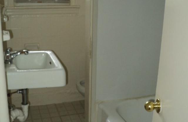 4601 Blaine St. NE - # 1 Gallery 3