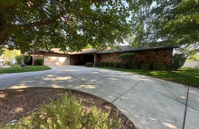 Beautiful Bloomington Home! photos photos