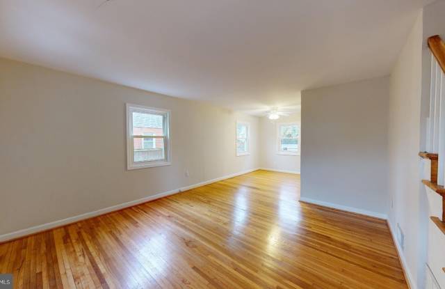 2211 ARLINGTON Terrace Gallery 3