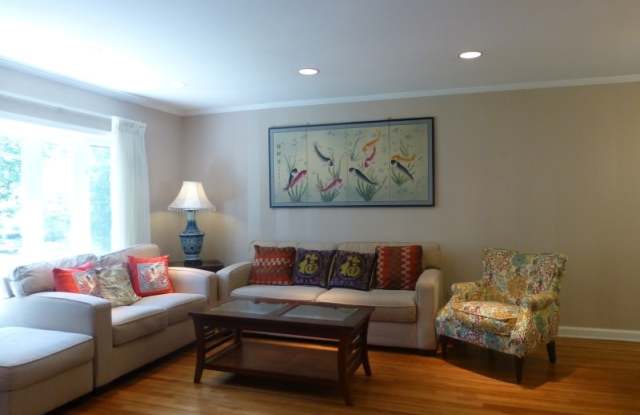 10 MACOPIN DR Gallery 4