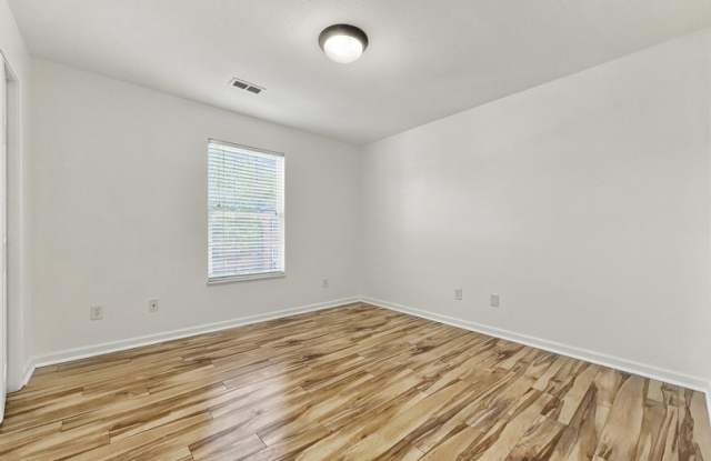 4819 Poplar Crest Way Gallery 4
