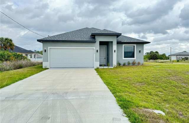 8030 Oakleaf Circle - 8030 Oakleaf Circle, Port LaBelle, FL 33935 8030 Oakleaf Circle - 8030 Oakleaf Circle, Port LaBelle, FL 33935