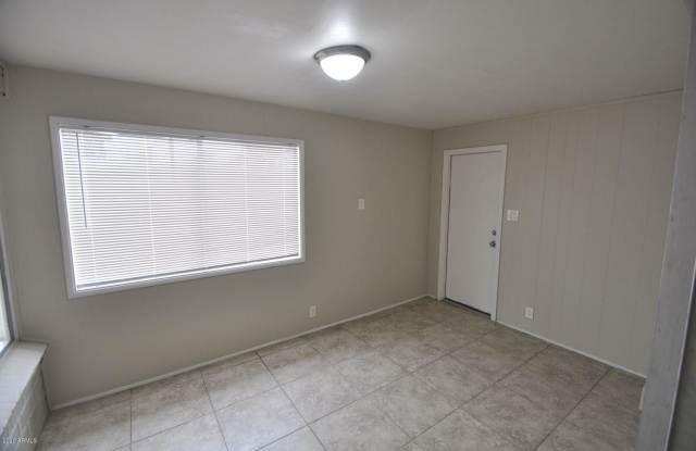 4408 N 19TH Drive Gallery 2