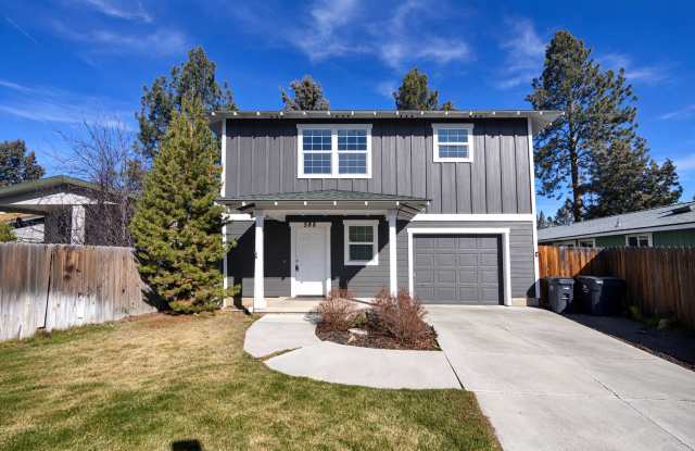 Updated 2x1 house with fully fenced backyard near the Old MiIl photos photos