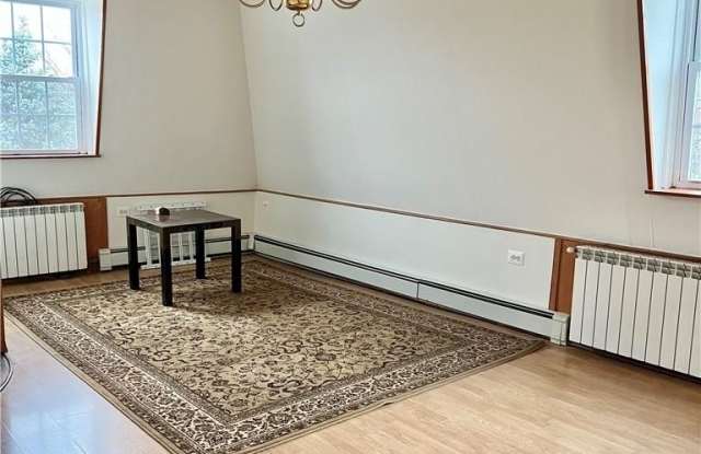 210 Union Avenue Gallery 3