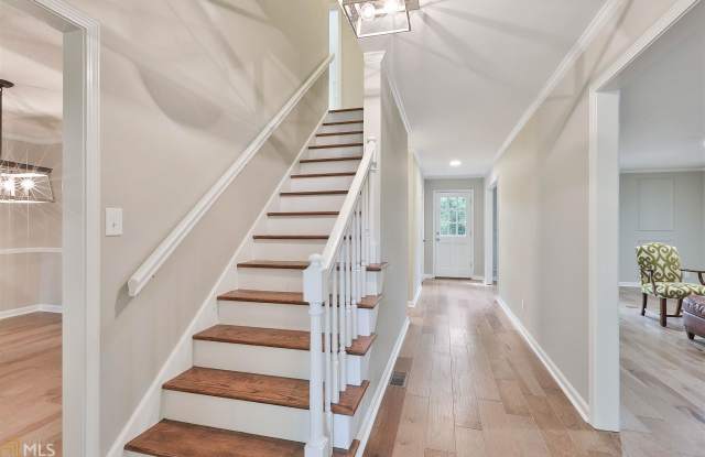 100 Fieldstone Ln Gallery 3