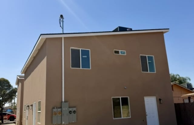 1561 E Marion Way Dinuba, CA 93618 - 101 Gallery 2