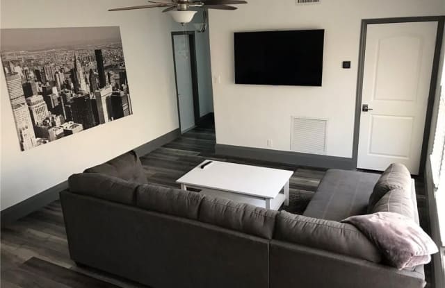814 SW 2nd Ct Gallery 2