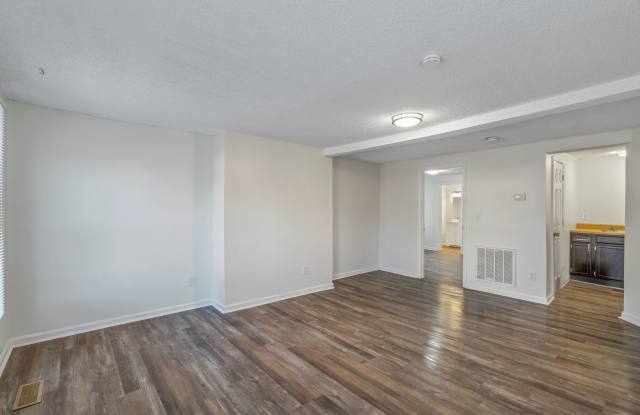 1708 Jefferson Avenue - B - 1708 Jefferson Avenue, Knoxville, TN 37917