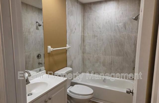 3057 Idylwilde Blvd photos photos