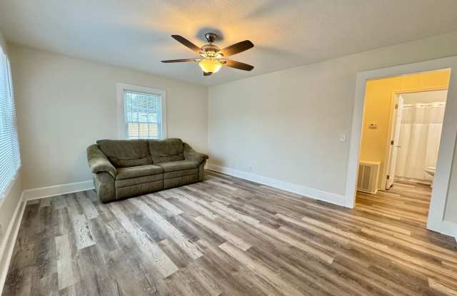 Fully Furnished and Utilities Included! Gallery 4