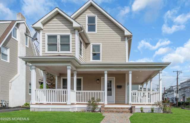 300 Lareine Avenue photos photos