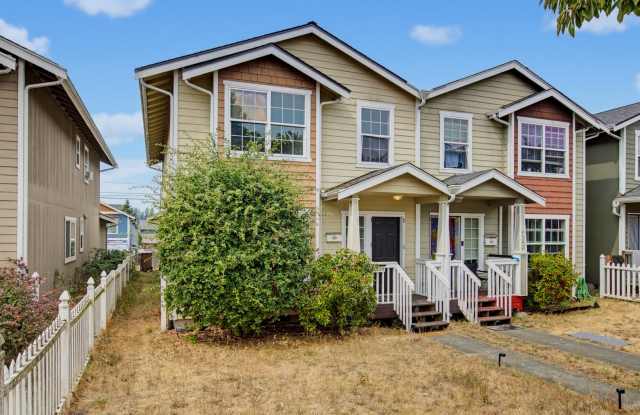 Charming 3BR/2.5BA Tacoma Single-Family Home – Pet Friendly w/ Ample Parking! Gallery 3