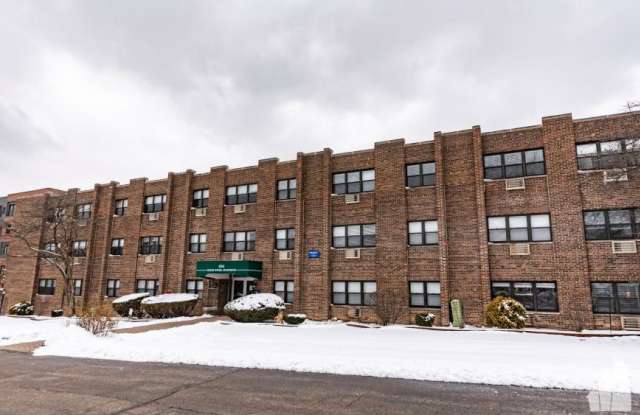 696 Elm Place - 696 Elm Place, Highland Park, IL 60035