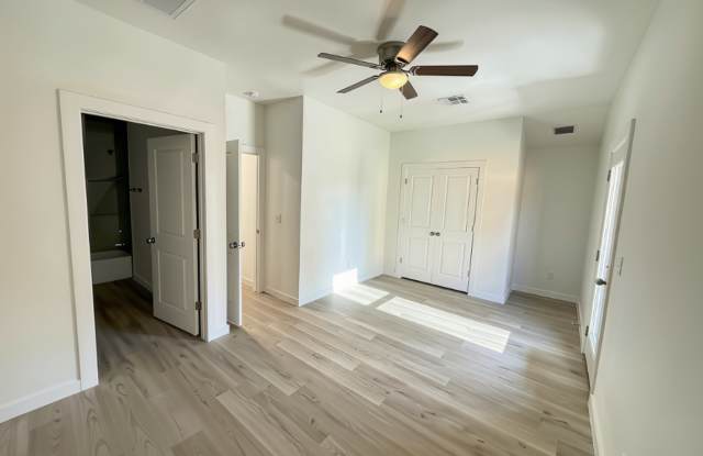 NEWLY CONSTRUCTED 3BR/2BA Duplex Near Quail Springs Mall Gallery 4
