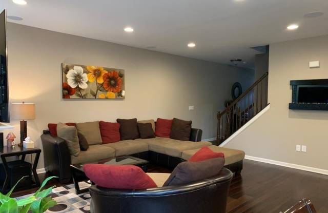 105 Ellsworth Way Gallery 2