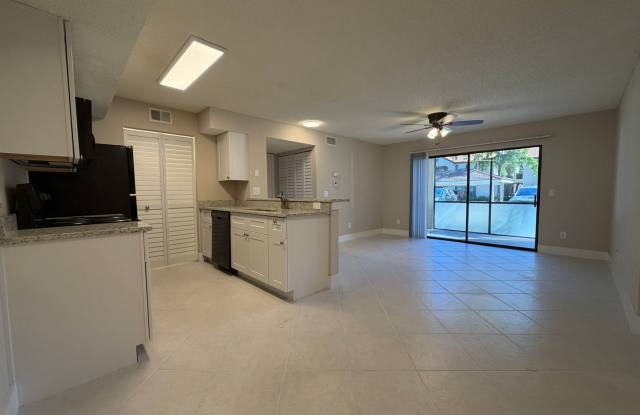 ANNUAL RENTAL - 1 BED / 1 BATH CONDO AT OASIS Gallery 1