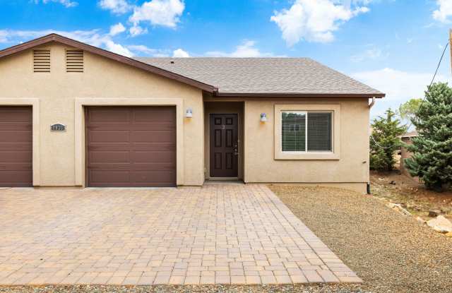 8936 East Yavapai Road - 2 photos photos