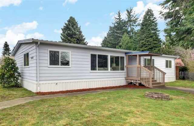 Remodeled home in Holly Hills! - 19346 127th Avenue Northeast, Bothell, WA 98011