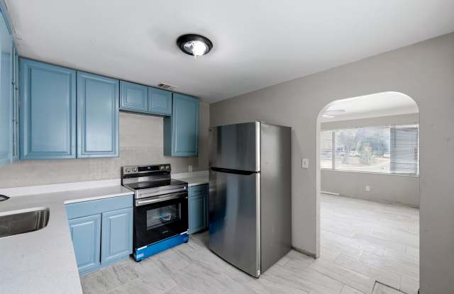 1900 45th St S photos photos