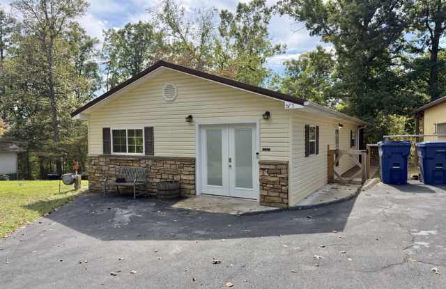 675 Three Springs Road Gallery 1