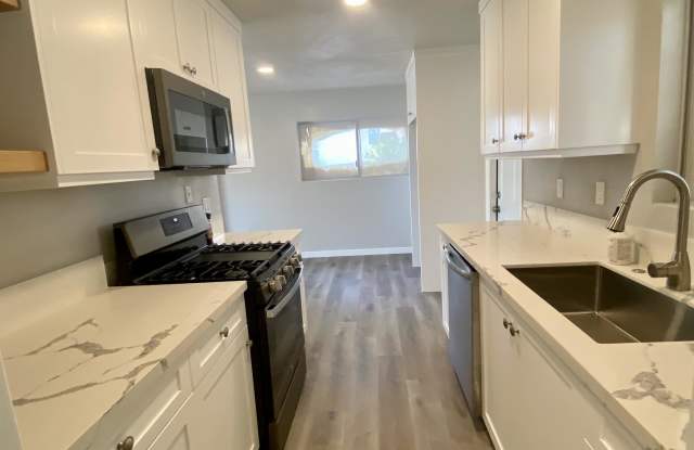 8821 Greenbrook Way - 8821 Greenbrook Way, Santee, CA 92071