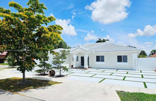 8899 NW 175 ST photos photos