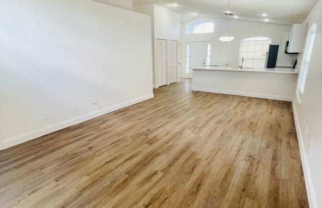 13403 Greenpointe Drive Gallery 4