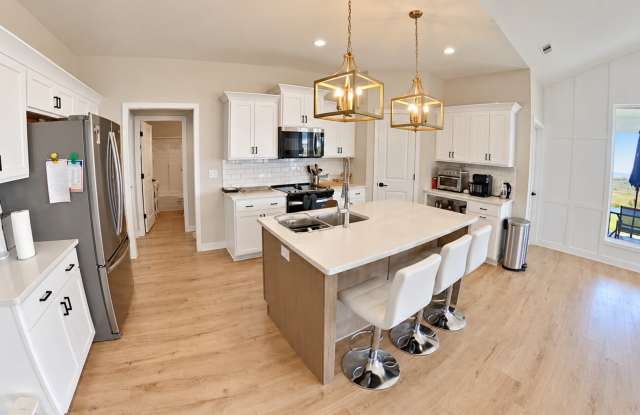 Nearly New Home + Stainless Steel Appliances + Vaulted Ceilings + Stunning Sunset Views! Available October 23rd! Gallery 1