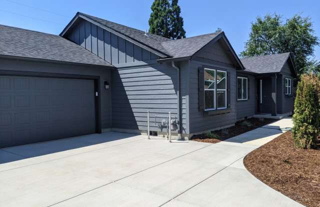 Fantastic 3-Bedroom, 2-Bath Home With 1388sf! photos photos