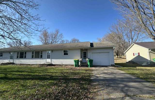2 Bedroom Duplex - 6963 Hillcrest Avenue, Rudolph, WI 54475