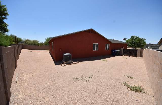 5095 East Fishhook Court Gallery 4