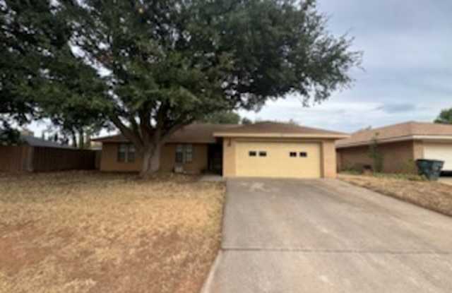 Charming 3-bedroom, 2-bath home Gallery 1