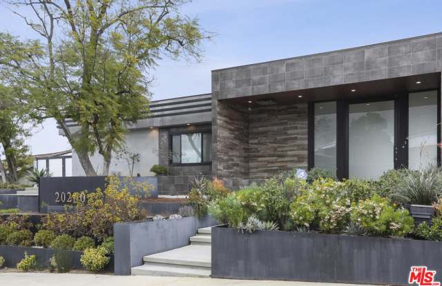 20260 DELITA Drive Gallery 2