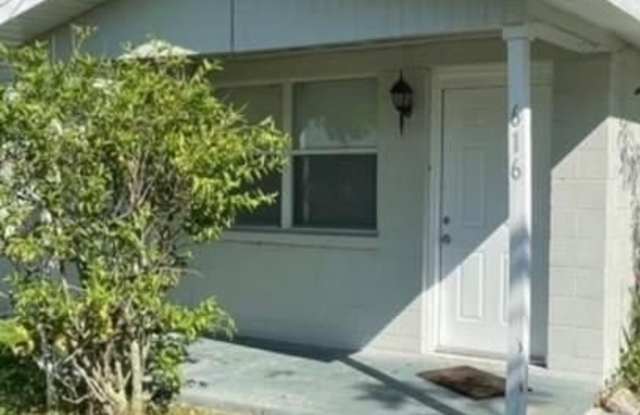 616 Bowman Ave photos photos