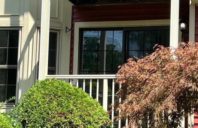 68 CROSSPOINTE Drive Gallery 1