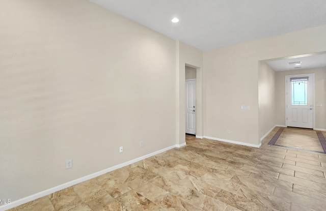 16374 W Amelia Drive Gallery 4