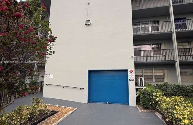 551 Southwest 135th Avenue - 551 Southwest 135th Avenue, Pembroke Pines, FL 33027