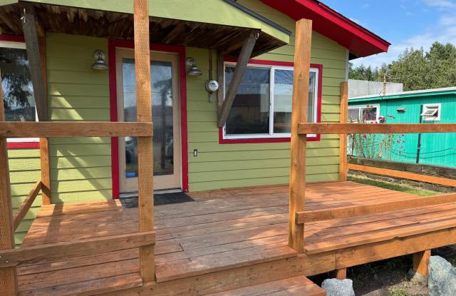 Gooseberry Point 2 Bed 1 Bath Gallery 3