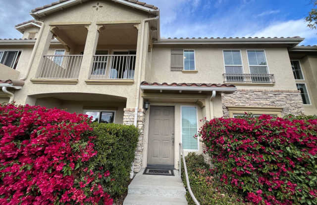 Upgraded 2+2 townhome, equipped w/all appliances + EV charger! - 15601 Odyssey Drive, Los Angeles, CA 91344