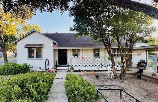 1601 Redwood Avenue Gallery 1