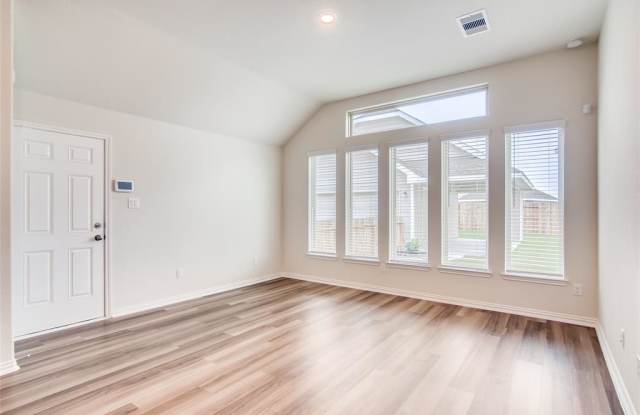 15723 Crosby Hall Drive Gallery 4