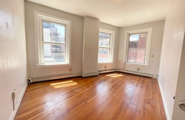 Charming 4 Bedroom-No Broker Fee photos photos